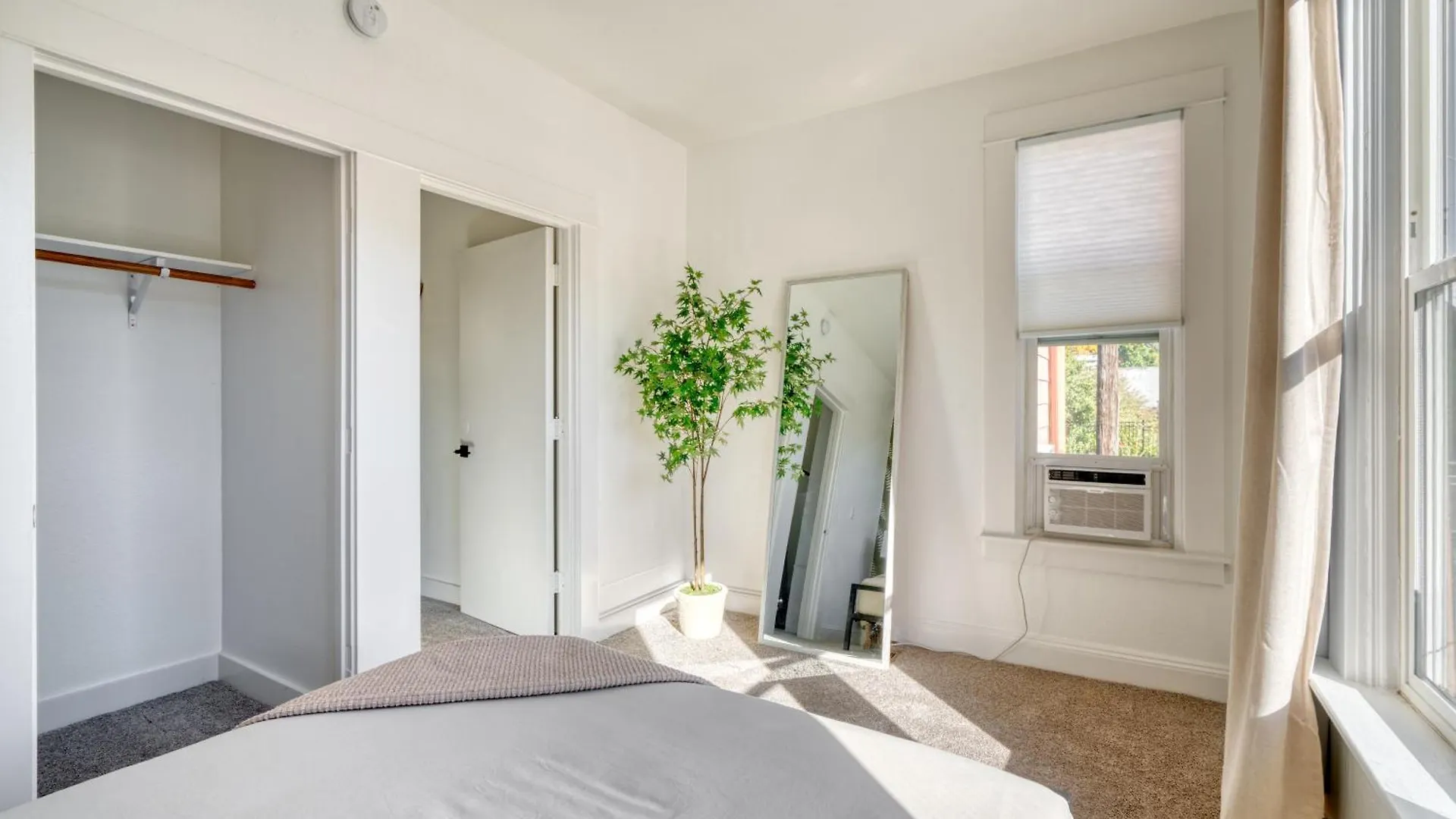 Holiday home Stay Portland - Haven By The Hill - Downtown & Ohsu Proximity! United States