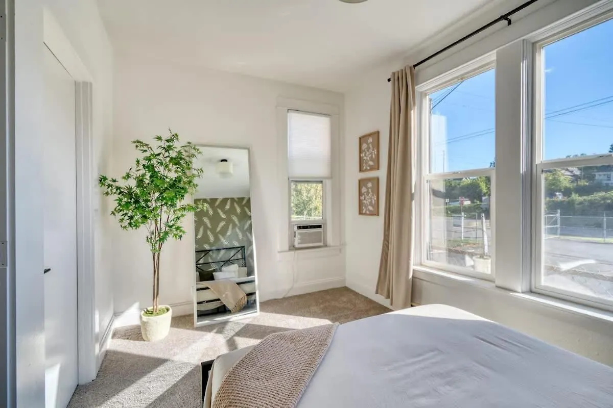 Holiday home Stay Portland - Haven By The Hill - Downtown & Ohsu Proximity!
